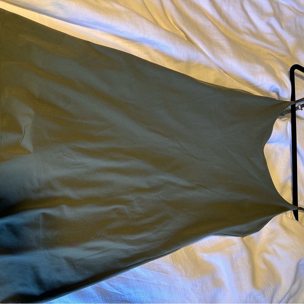 A&F olive green exercise dress with built in shorts (pockets!). Worn twice. - Picture 3 of 7